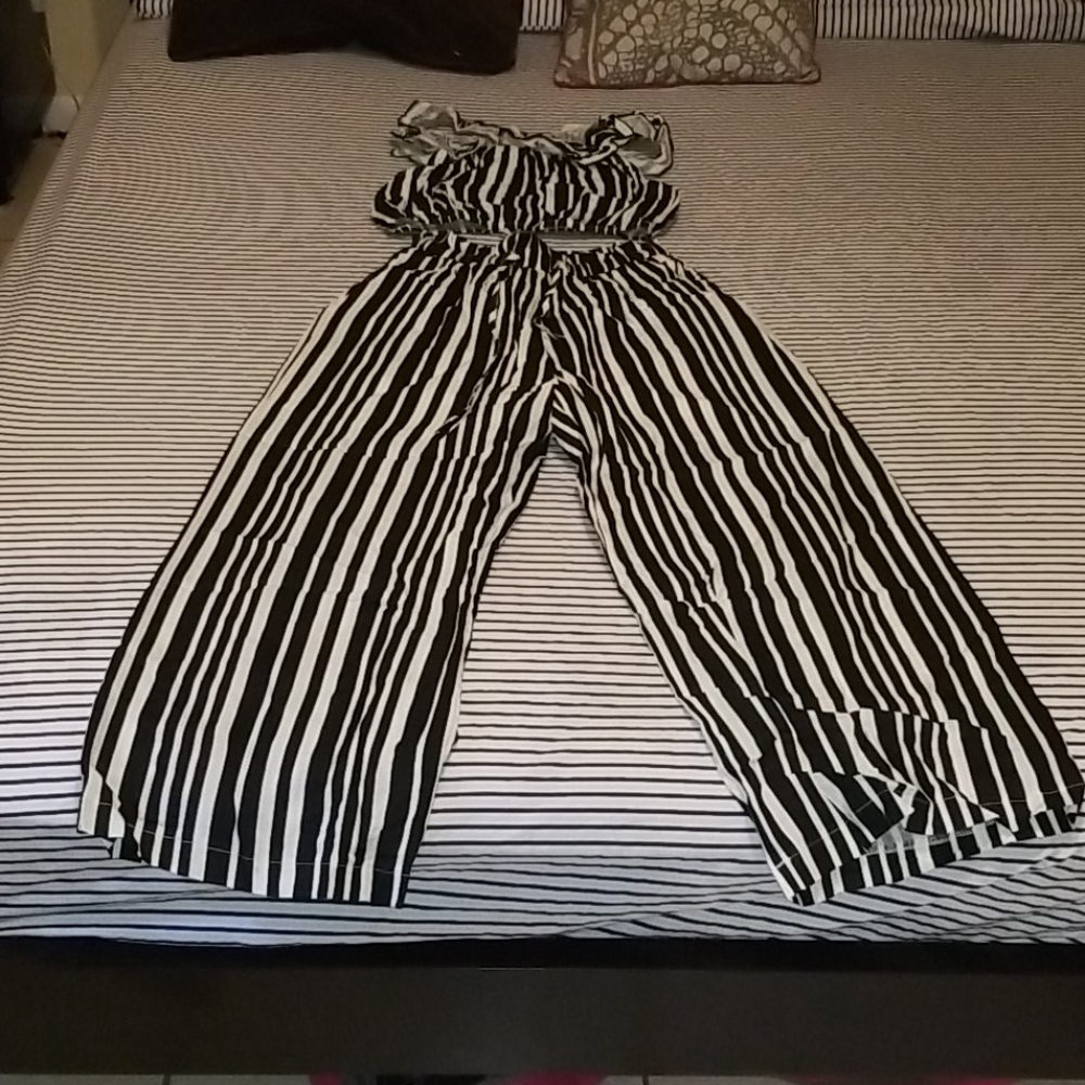 L'atiste black and white two piece set